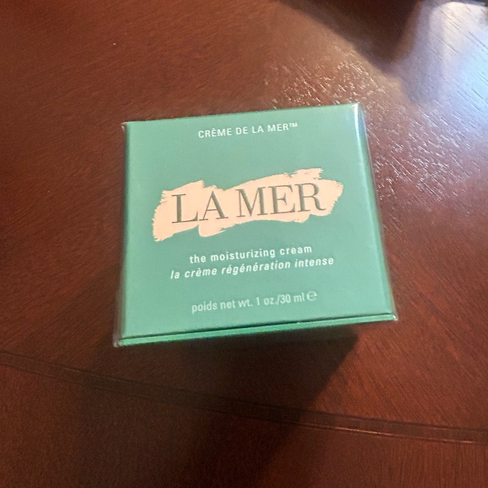 La Mer Skincare in Elegant Green Packaging